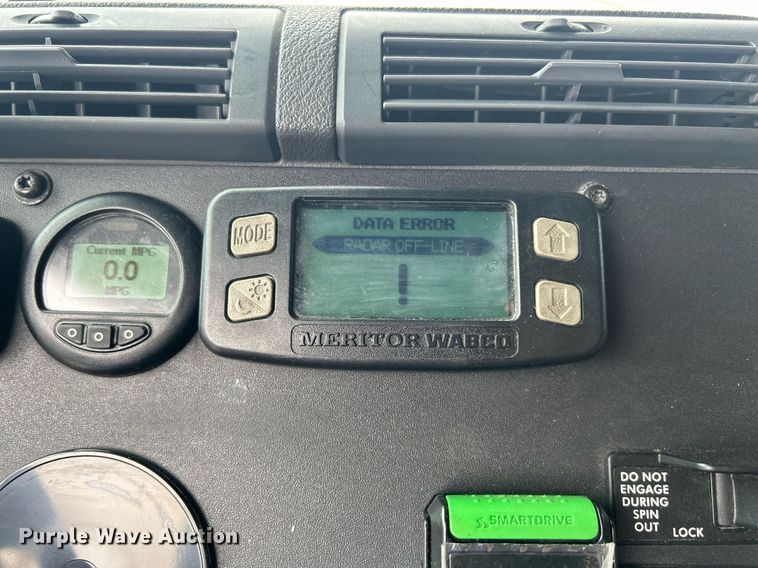 image for item DQ0877 2016 Freightliner Cascadia Evolution 125  semi truck