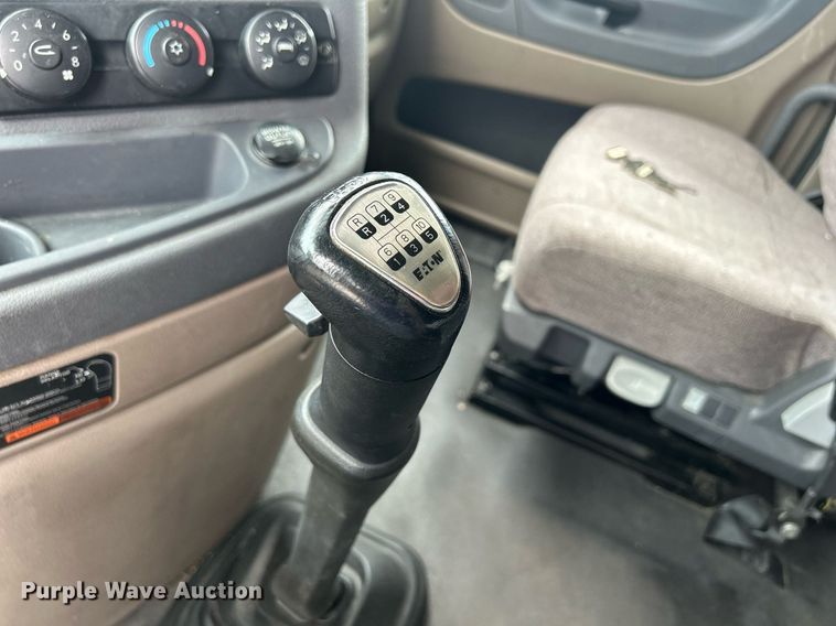 image for item DQ0877 2016 Freightliner Cascadia Evolution 125  semi truck