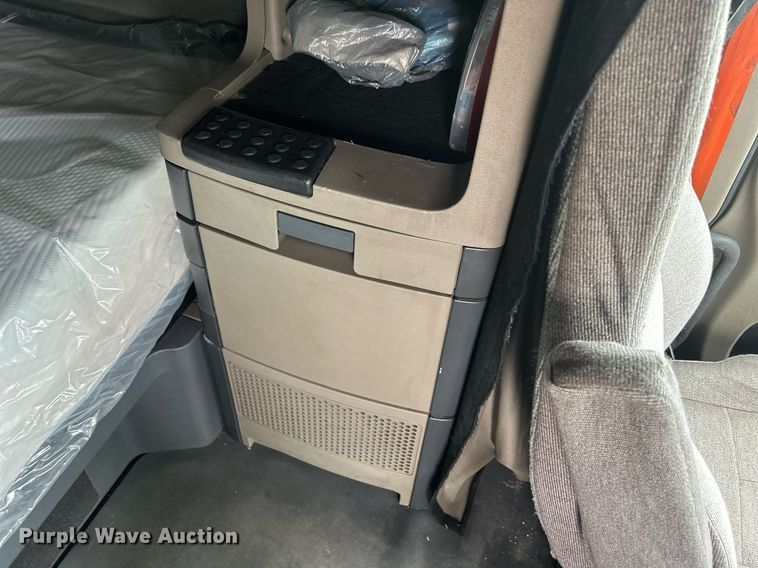 image for item DQ0877 2016 Freightliner Cascadia Evolution 125  semi truck