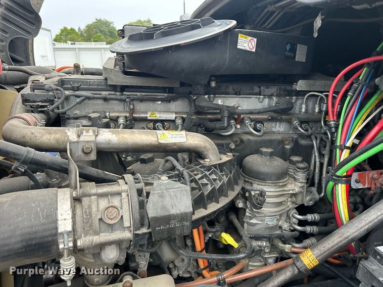 image for item DQ0877 2016 Freightliner Cascadia Evolution 125  semi truck