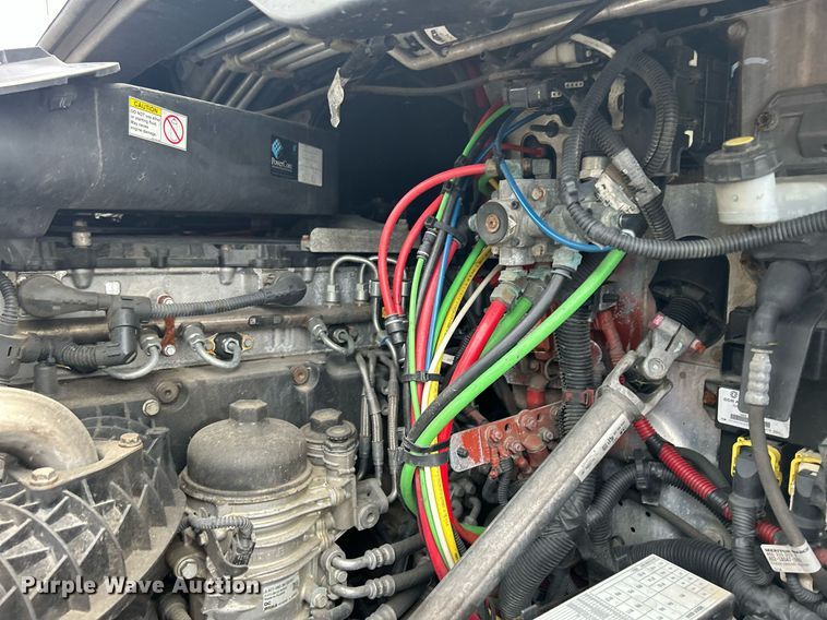 image for item DQ0877 2016 Freightliner Cascadia Evolution 125  semi truck