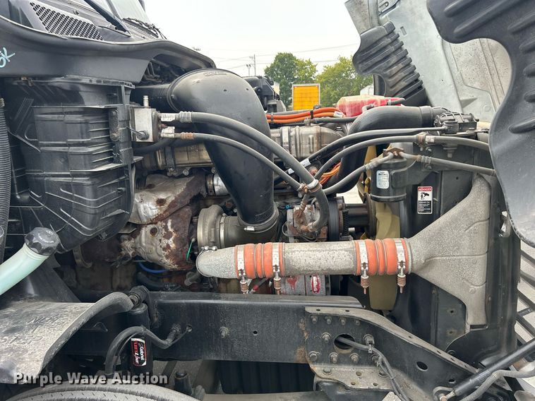 image for item DQ0877 2016 Freightliner Cascadia Evolution 125  semi truck