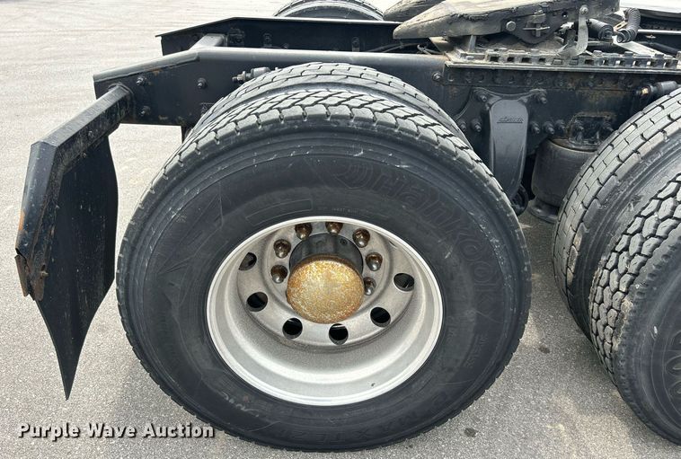 image for item DQ0877 2016 Freightliner Cascadia Evolution 125  semi truck