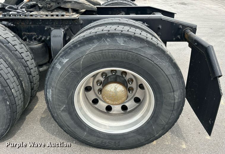 image for item DQ0877 2016 Freightliner Cascadia Evolution 125  semi truck