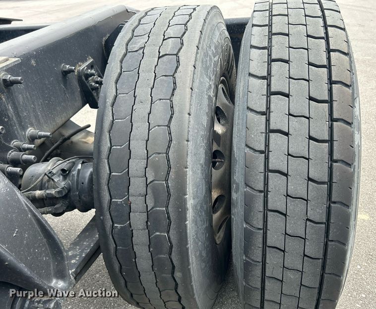 image for item DQ0877 2016 Freightliner Cascadia Evolution 125  semi truck