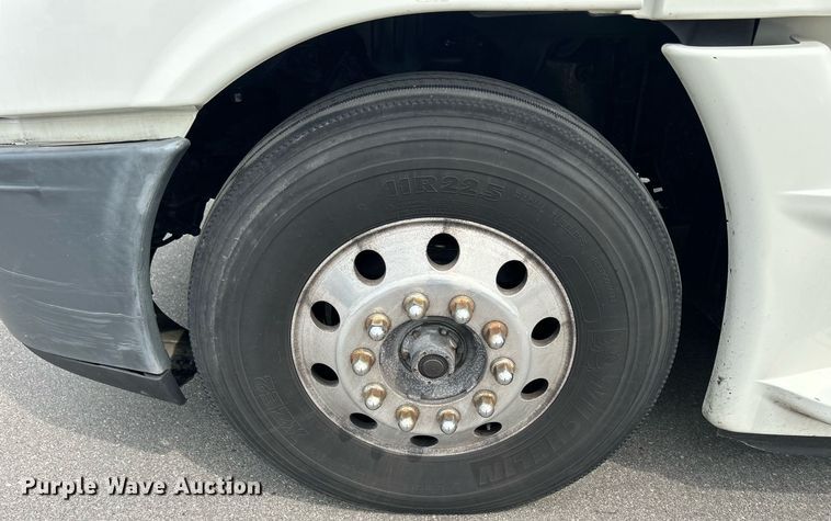 image for item DQ0877 2016 Freightliner Cascadia Evolution 125  semi truck