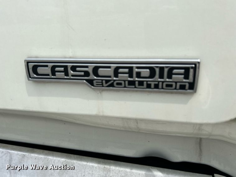 image for item DQ0877 2016 Freightliner Cascadia Evolution 125  semi truck