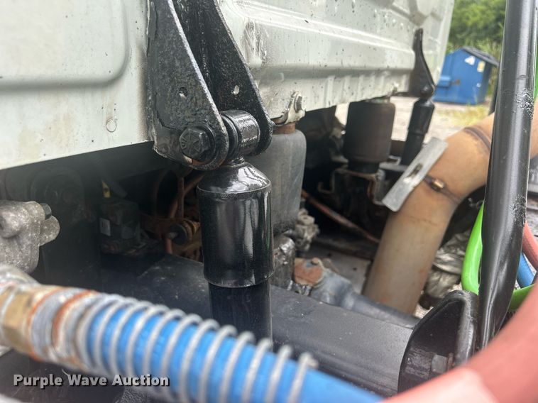 image for item DQ0896 2014 Freightliner Cascadia 113  semi truck