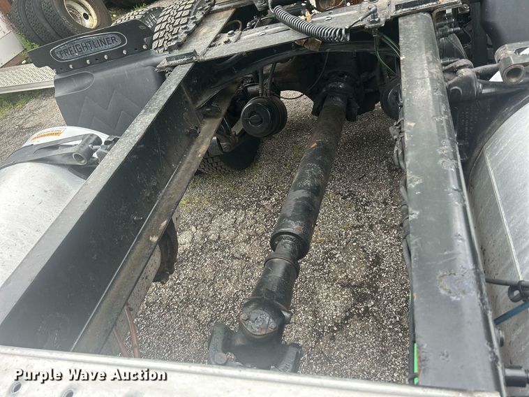 image for item DQ0896 2014 Freightliner Cascadia 113  semi truck