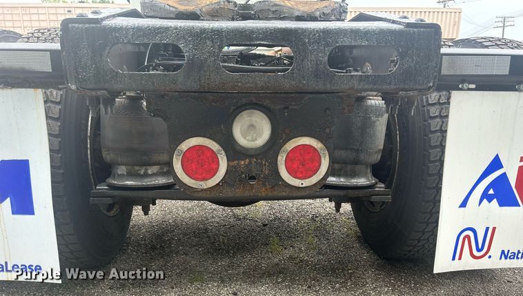 image for item DQ0896 2014 Freightliner Cascadia 113  semi truck