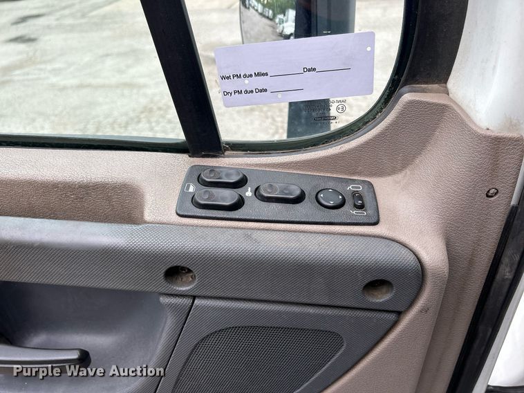 image for item DQ0896 2014 Freightliner Cascadia 113  semi truck