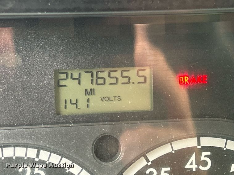 image for item DQ0896 2014 Freightliner Cascadia 113  semi truck