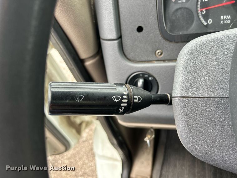 image for item DQ0896 2014 Freightliner Cascadia 113  semi truck