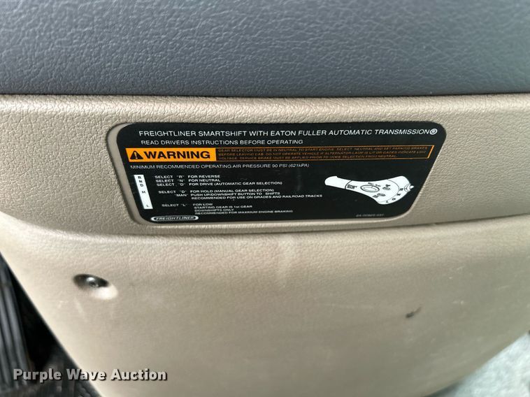 image for item DQ0896 2014 Freightliner Cascadia 113  semi truck