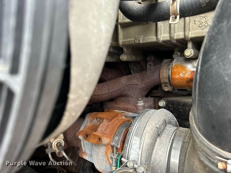 image for item DQ0896 2014 Freightliner Cascadia 113  semi truck