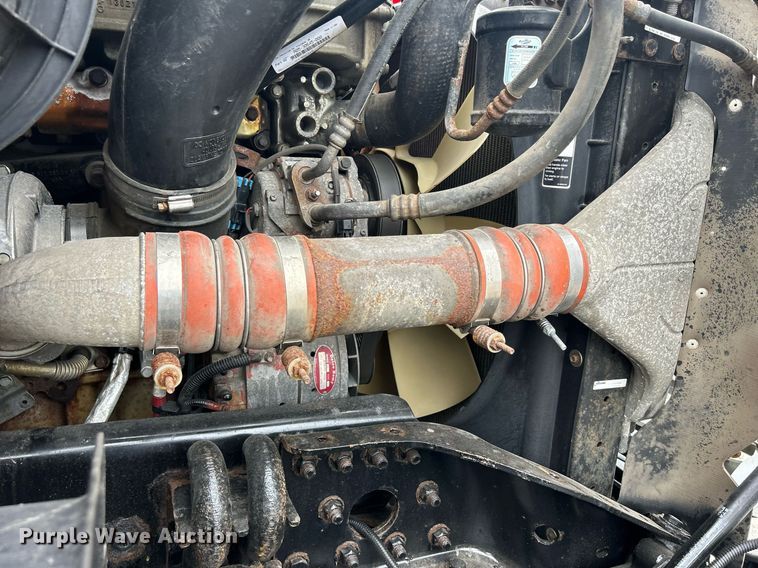 image for item DQ0896 2014 Freightliner Cascadia 113  semi truck