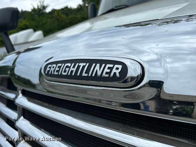 image for item DQ0896 2014 Freightliner Cascadia 113  semi truck