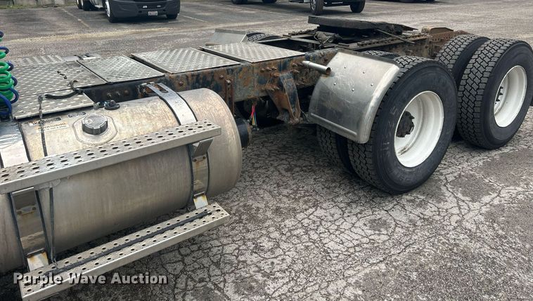 image for item DQ0902 2018 Freightliner Cascadia 125  semi truck