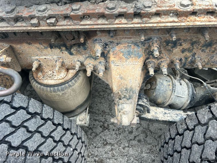 image for item DQ0902 2018 Freightliner Cascadia 125  semi truck