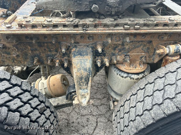 image for item DQ0902 2018 Freightliner Cascadia 125  semi truck