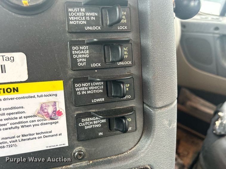 image for item DQ0902 2018 Freightliner Cascadia 125  semi truck