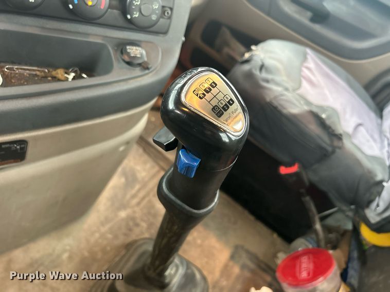 image for item DQ0902 2018 Freightliner Cascadia 125  semi truck