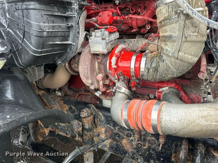 image for item DQ0902 2018 Freightliner Cascadia 125  semi truck