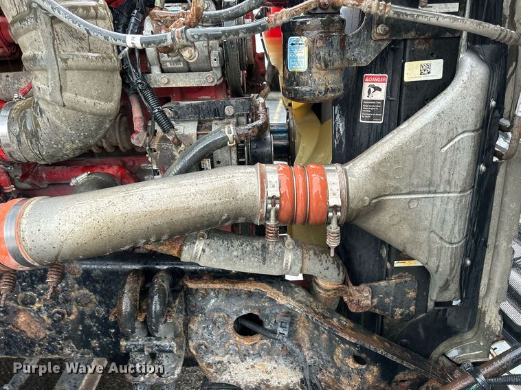 image for item DQ0902 2018 Freightliner Cascadia 125  semi truck