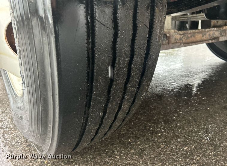 image for item DQ0902 2018 Freightliner Cascadia 125  semi truck