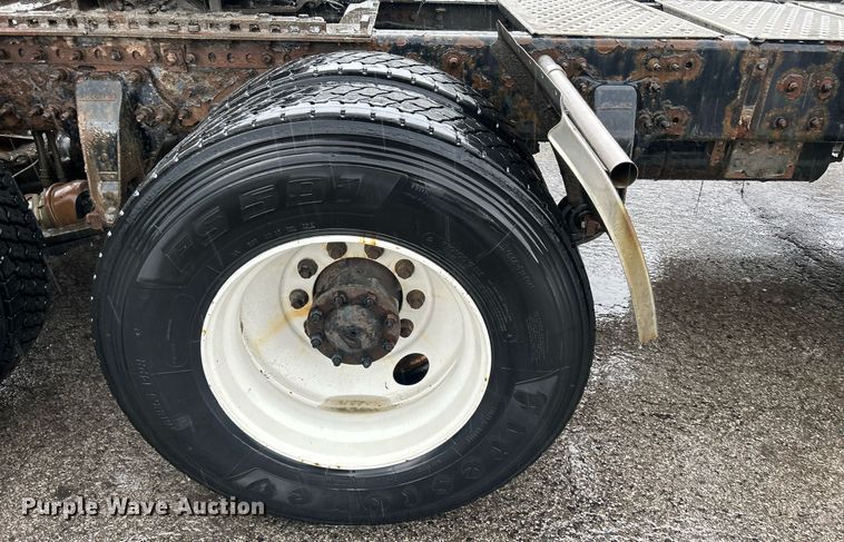 image for item DQ0902 2018 Freightliner Cascadia 125  semi truck