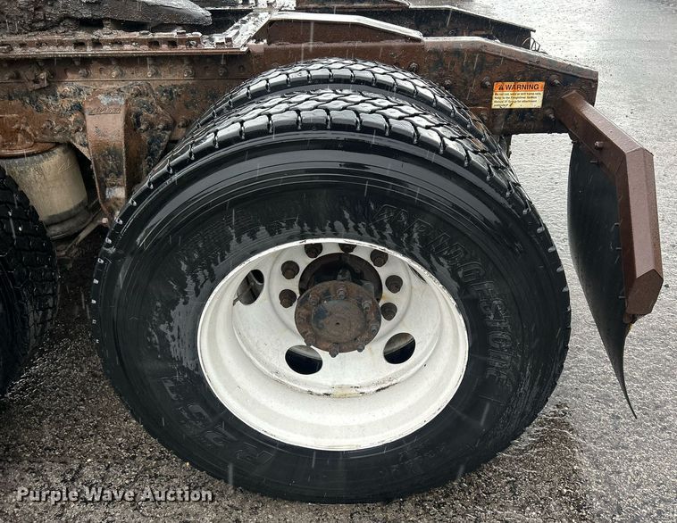 image for item DQ0902 2018 Freightliner Cascadia 125  semi truck