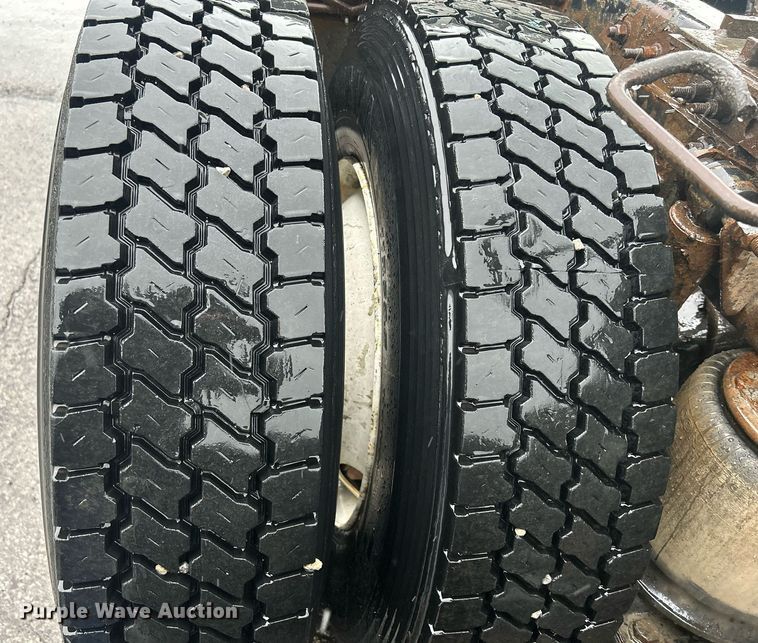 image for item DQ0902 2018 Freightliner Cascadia 125  semi truck