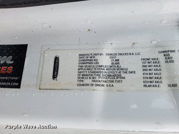 image for item DQ0902 2018 Freightliner Cascadia 125  semi truck