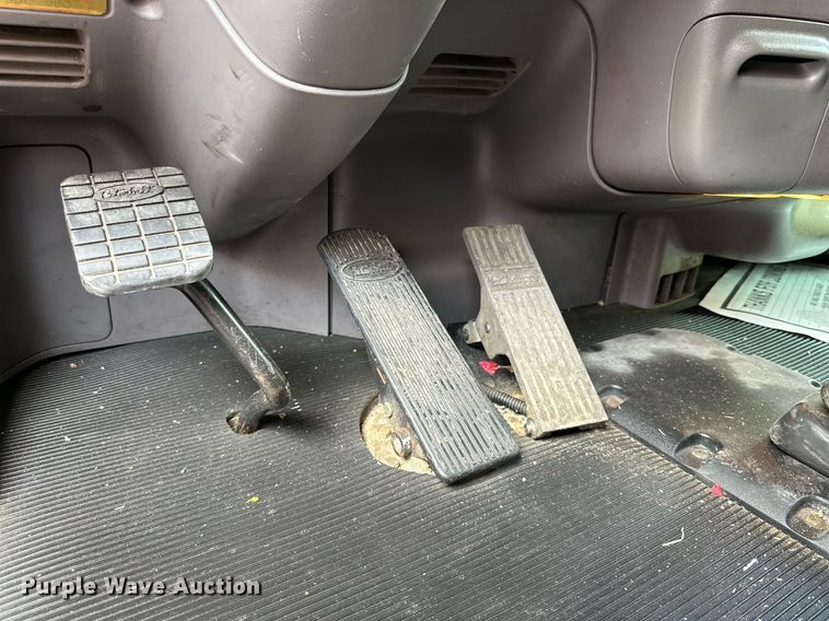 image for item DQ1377 2011 Peterbilt 386  semi truck