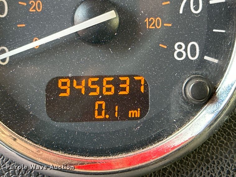 image for item DQ1377 2011 Peterbilt 386  semi truck