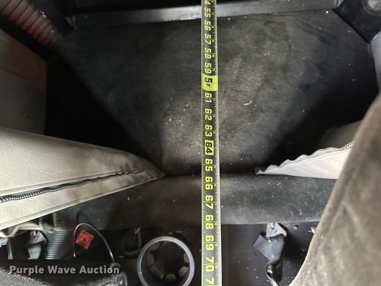 image for item DQ1377 2011 Peterbilt 386  semi truck