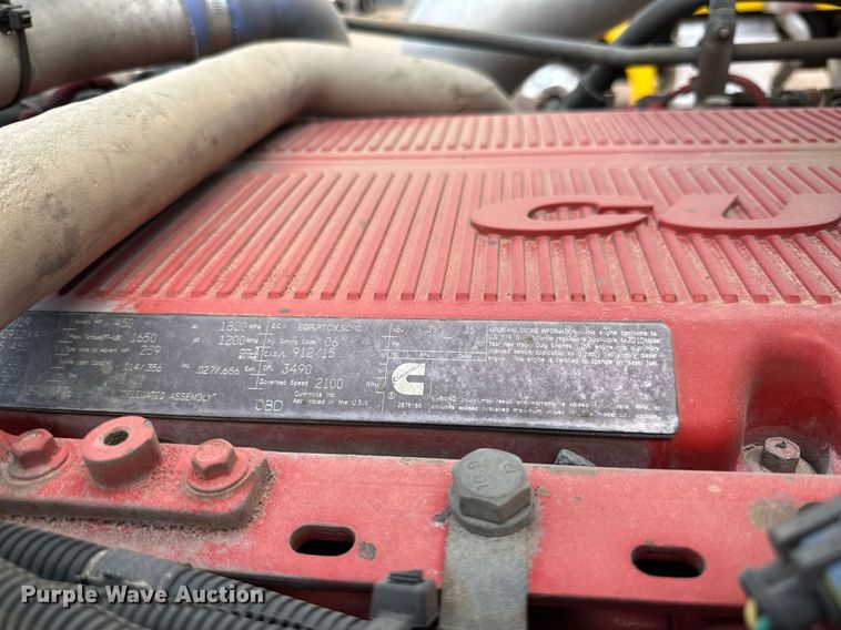 image for item DQ1377 2011 Peterbilt 386  semi truck