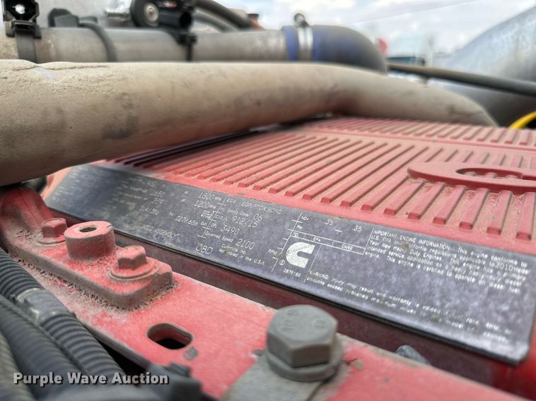 image for item DQ1377 2011 Peterbilt 386  semi truck