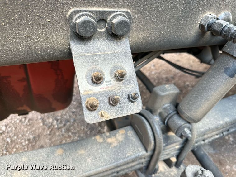 image for item DQ1377 2011 Peterbilt 386  semi truck