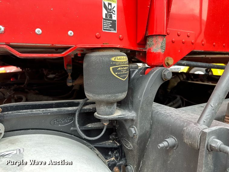 image for item DQ1377 2011 Peterbilt 386  semi truck