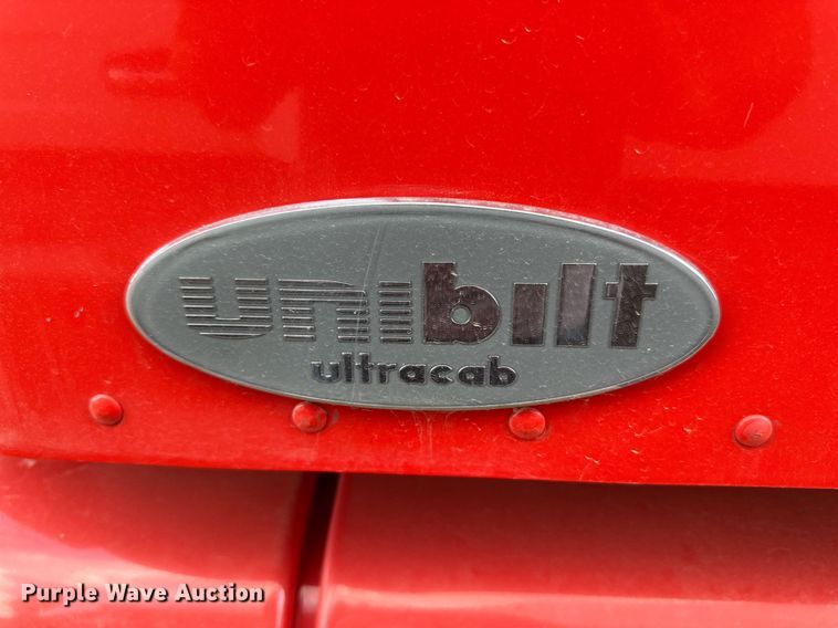 image for item DQ1377 2011 Peterbilt 386  semi truck