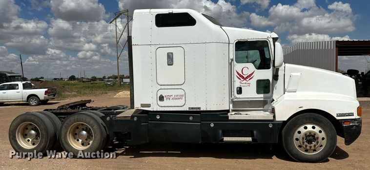 image for item DQ1386 2004 Kenworth T600  semi truck