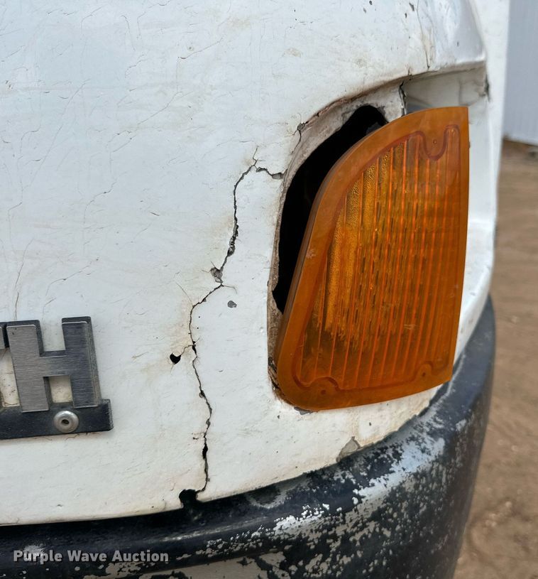 image for item DQ1386 2004 Kenworth T600  semi truck