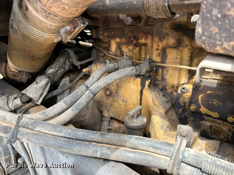 image for item DQ1386 2004 Kenworth T600  semi truck