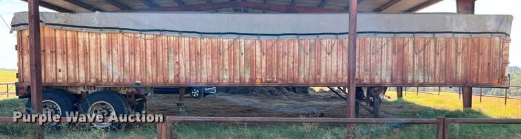 image for item DQ2158 1970 Wilson  grain trailer