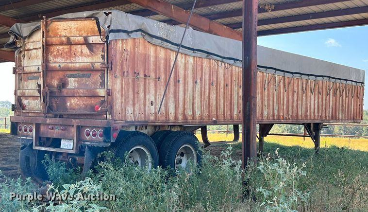 image for item DQ2158 1970 Wilson  grain trailer