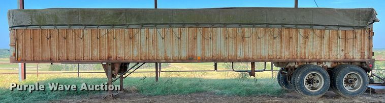 image for item DQ2158 1970 Wilson  grain trailer