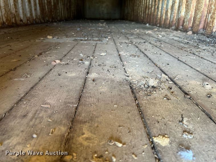 image for item DQ2158 1970 Wilson  grain trailer