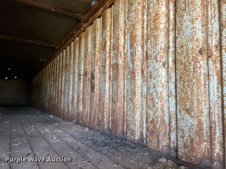 image for item DQ2158 1970 Wilson  grain trailer