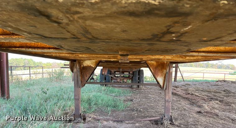 image for item DQ2158 1970 Wilson  grain trailer